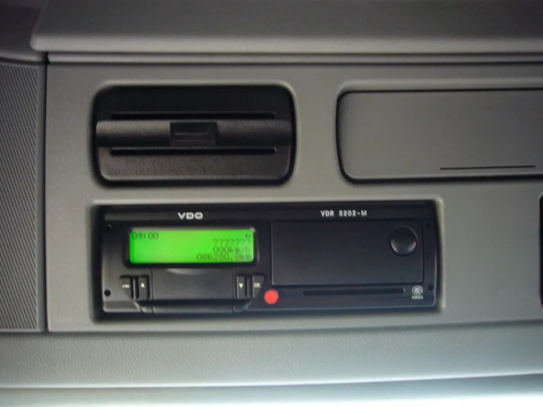 达川为什么我的奔驰ACTROS MP3车上仪表时间显示无法调整？